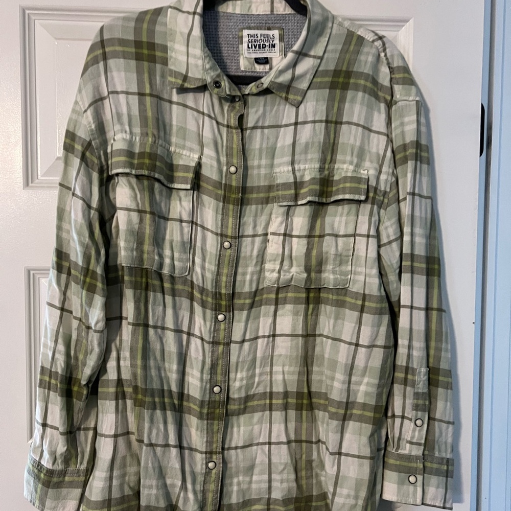 American Eagle Outfitters Green Cream 3/4 Sleeve Polo Button Down Shirt